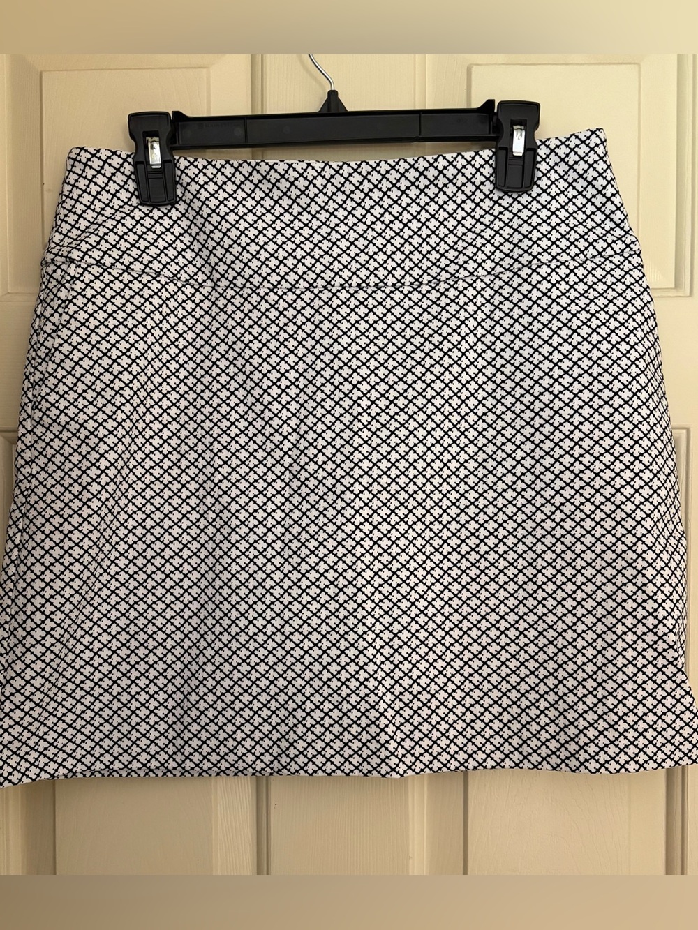 Up! Black & White Patterned Skort Size Medium